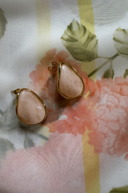 Peachy Stone _ Gold Earrings