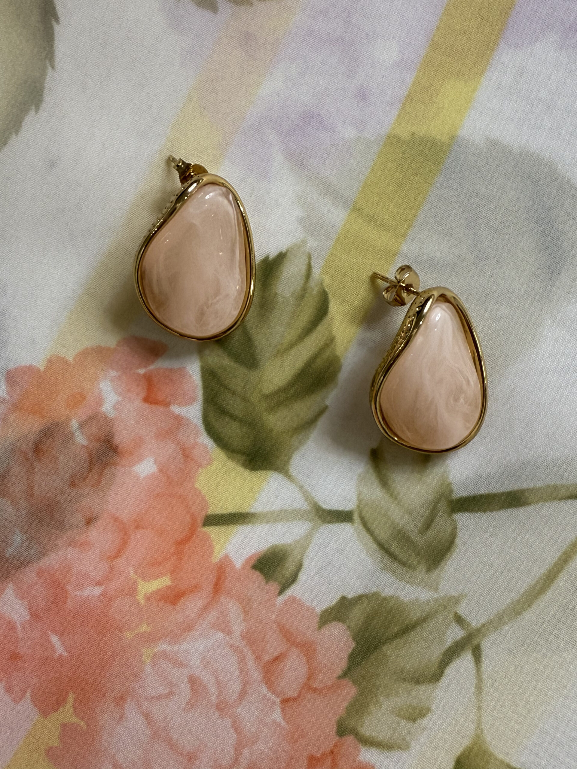 Peachy Stone _ Gold Earrings - Image 3