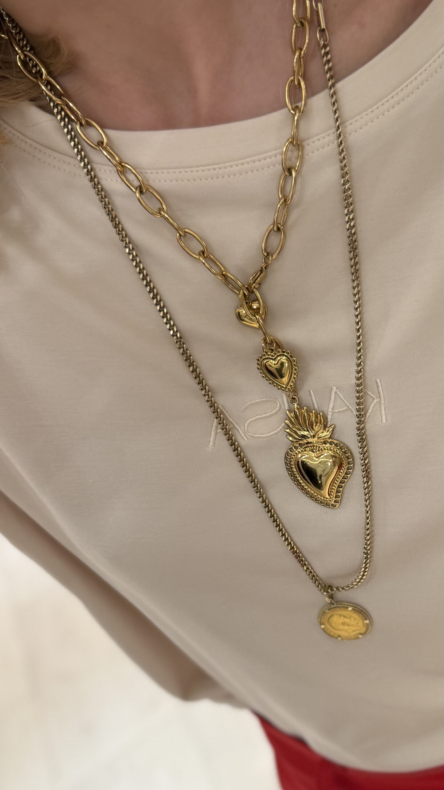 Three Hearts Necklace - Image 3